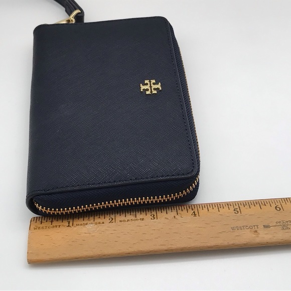 NWOT TORY BURCH NAVY WALLET WITH DETACHABLE WRISTLET STRAP - Picture 11 of 16